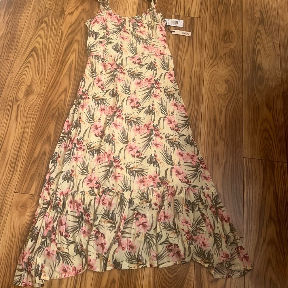 Buffalo David Bitton Duchess Bust Island Floral Dress Women’s size Medium - NEW!